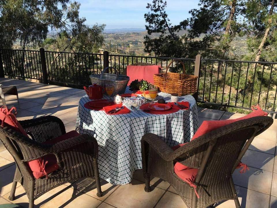 Rainbow Guest House Fallbrook Extérieur photo